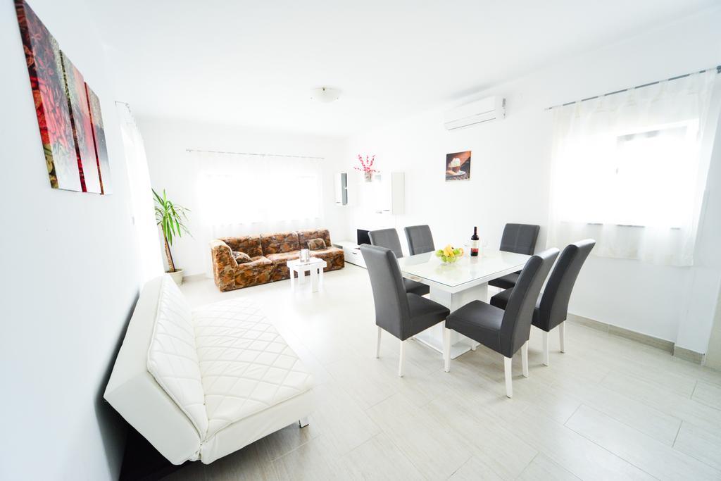 Apartments Valentina Petrcane Buitenkant foto