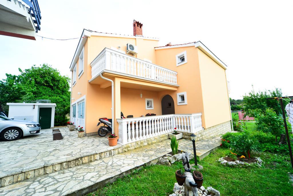 Apartments Valentina Petrcane Buitenkant foto