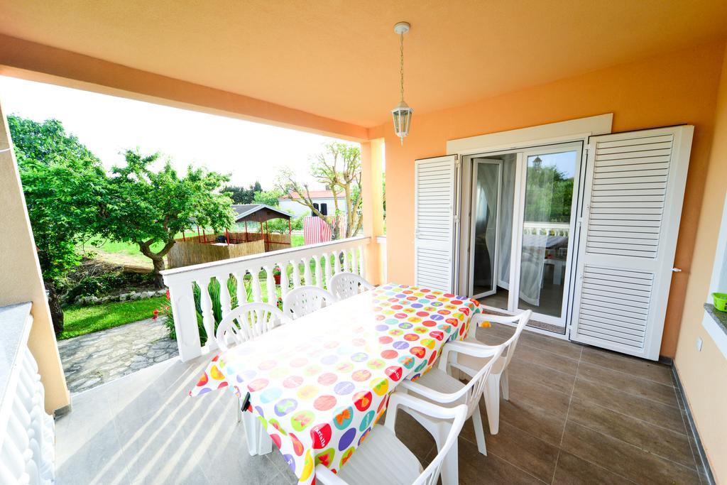 Apartments Valentina Petrcane Buitenkant foto
