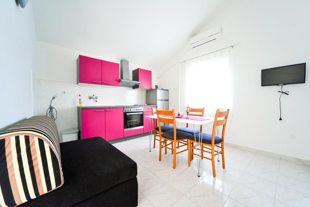 Apartments Valentina Petrcane Buitenkant foto